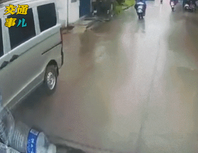 雨天開車注意事項_出行提示_雨天安全出行