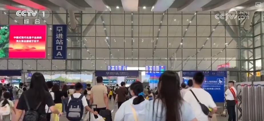 出行提示_自駕出行預(yù)測(cè)數(shù)據(jù)_2025國(guó)慶中秋假期交通出行情況