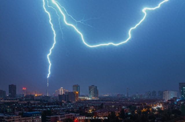 南方強降雨出行注意事項_出行提示_暴雨出行安全提示