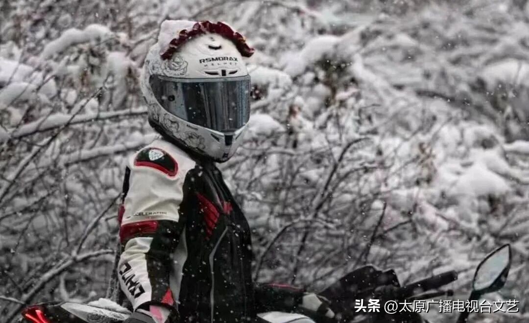 駕駛雪天車輛注意事項_駕車出行前的準備_出行提示