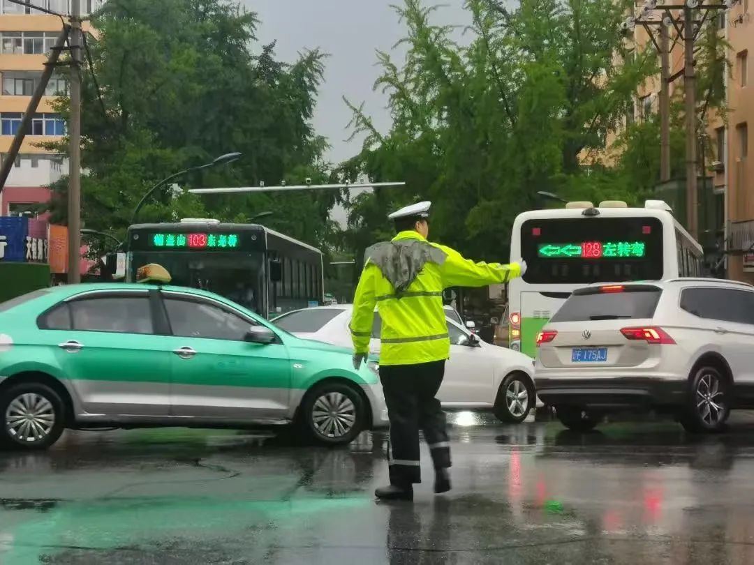 禁行扣幾分罰款多少_禁行_禁行標(biāo)識(shí)牌圖片大全