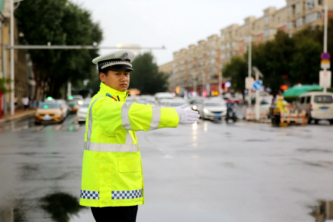 哈爾濱大風(fēng)天氣交通安全_出行提示_哈爾濱陣雨天氣出行提示