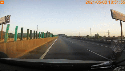 出行提示_分心駕駛 危害及預(yù)防_開(kāi)車(chē)時(shí)接打電話(huà) 危險(xiǎn)行為