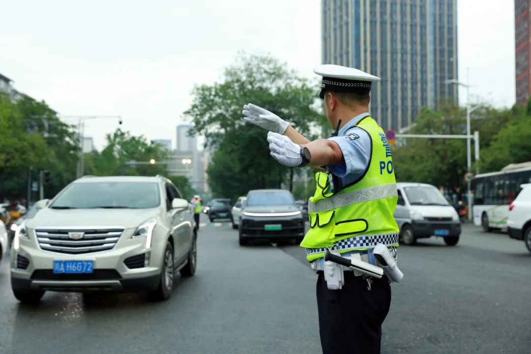 出行提示_學(xué)生上下學(xué)交通安全知識(shí)_成都交警十一分局開(kāi)學(xué)交通安全提示