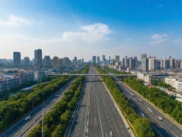 9月15日8時(shí)實(shí)時(shí)路況信息公布！城市道路與高速狀況全知曉